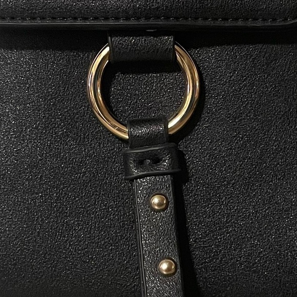 Black Vertical One Shoulder Messenger Bag Ladies Bag gold accents - Picture 6 of 6